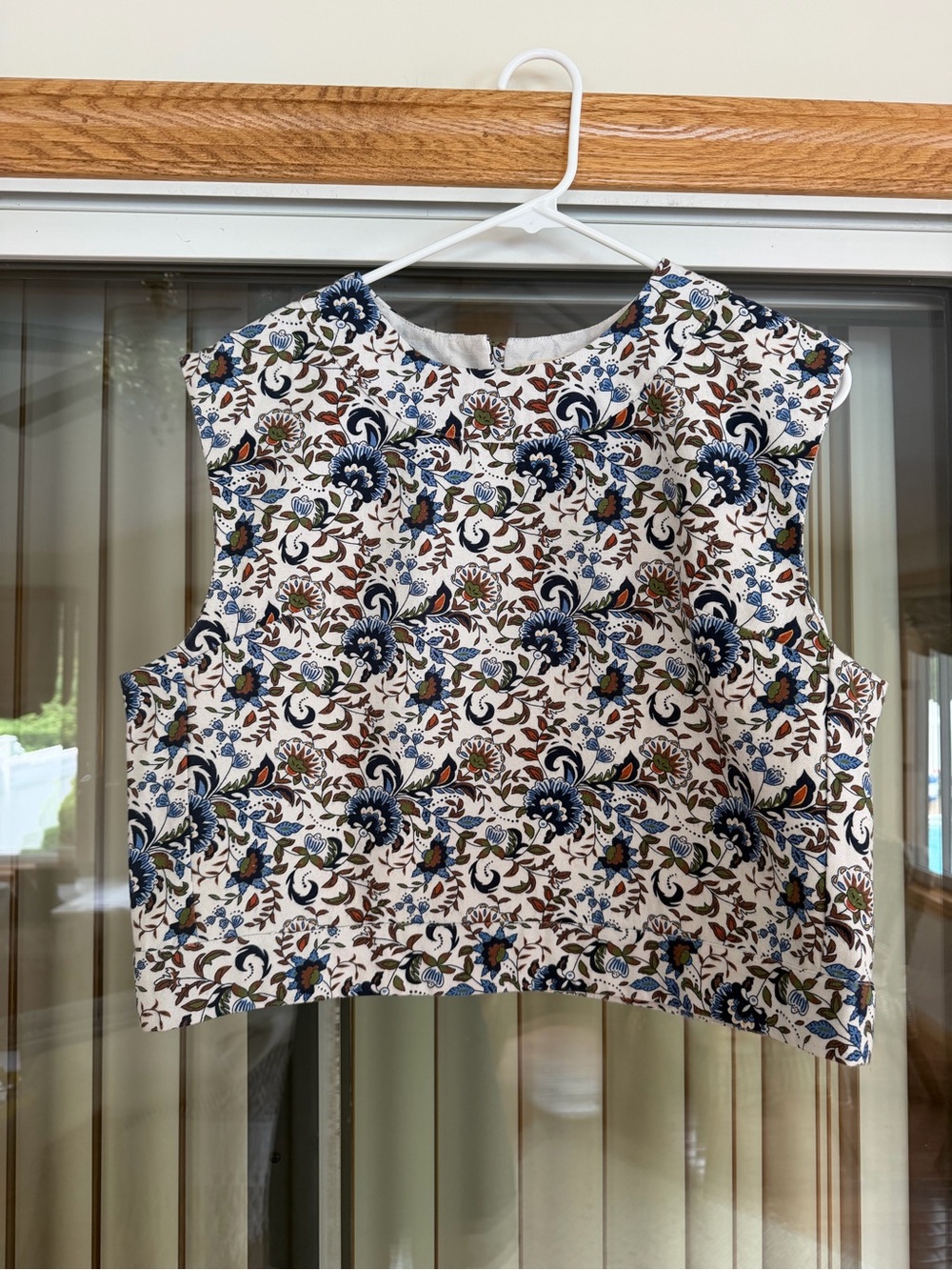 Julia Amory Slim Shell Top in White with Blue & Brown Print